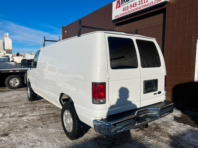 2009 Ford E-350 XL Cargo Van  in Cars & Trucks in Calgary - Image 3