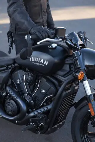 2025 Indian Motorcycle SCOUT BOBBER LIMITED in Street, Cruisers & Choppers in Vancouver - Image 7