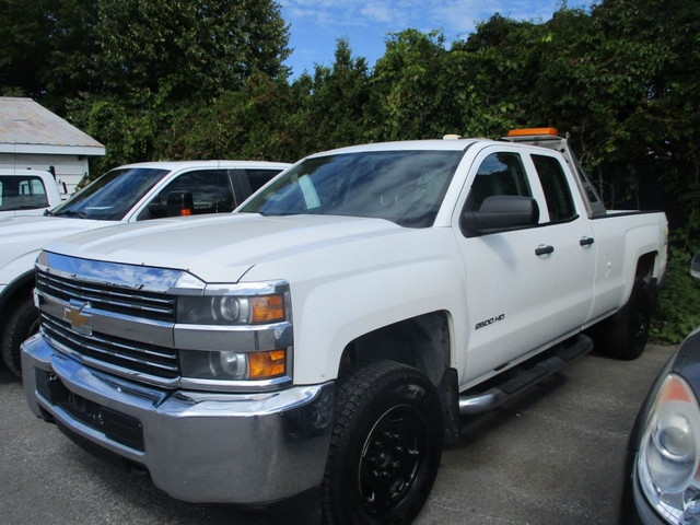 2015 Chevrolet Silverado 2500HD SILVERADO HD 2500 4 PORTES 2X4 dans Autos et camions  à Laval/Rive Nord