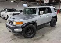 Véhicule très bien entretenu. 82 dossiers d'entretiens!!! Prêt à partir! TOYOTA FJ CRUISER 4WD 2007/... (image 4)