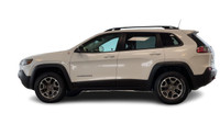 Engine: V6 Cylinder Engine 3.2L L/100Km City: 12.9 L/100Km Hwy: 9.7 Safety Equipment Side Impact Bea... (image 8)