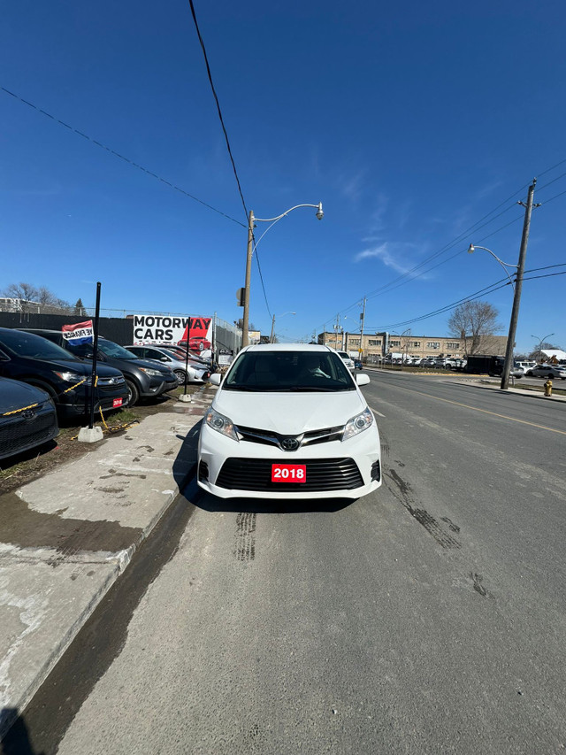 2018 Toyota Sienna LE AWD w/ NO ACCIDENT | SAFETY INCLUDED |  in Cars & Trucks in City of Toronto