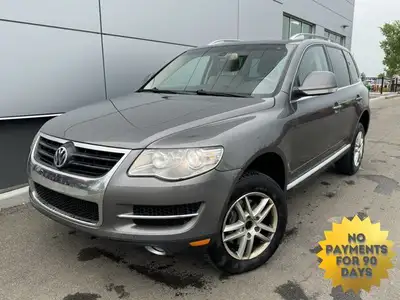 SUN/MOONROOF, HEATED FRONT SEATS, TRACTION CONTROL, CRUISE CONTROL, SATELLITE RADIO Looking for a ri...
