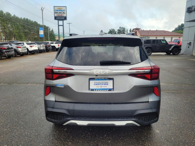 2022 KIA Seltos LX, SIEGES CHAUFFANTS, CAMERA DE RECUL in Cars & Trucks in Shawinigan - Image 3