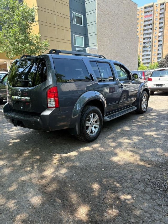 2011 Nissan Pathfinder in Cars & Trucks in City of Toronto - Image 2