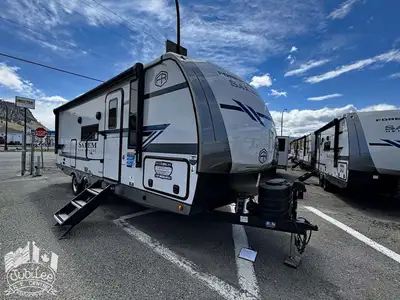 2025 Salem 22RKHL Modern comfort meets rugged capability in this premium couples’ coach. The 22RKHL...
