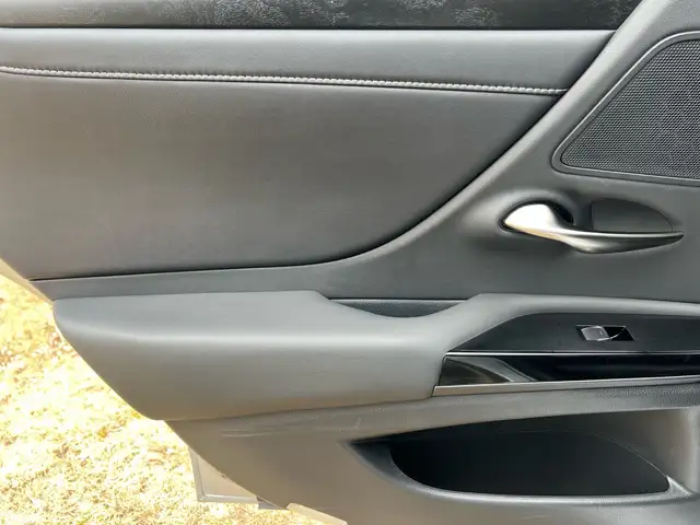 2022 Lexus ES 300h HYBRID REAR VIEW CAMERA SUNROOF NAVI BSM LKA in Cars & Trucks in City of Toronto - Image 14