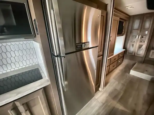 2023 Thor Motor Coach Aria 3401 in RVs & Motorhomes in Abbotsford - Image 12