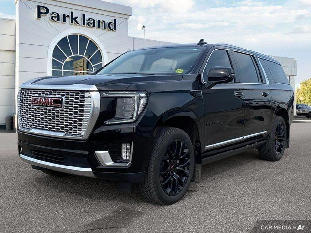 2023 GMC Yukon XL Denali 4x4 DIESEL Sunroof Nav Power Boards in Cars & Trucks in St. Albert