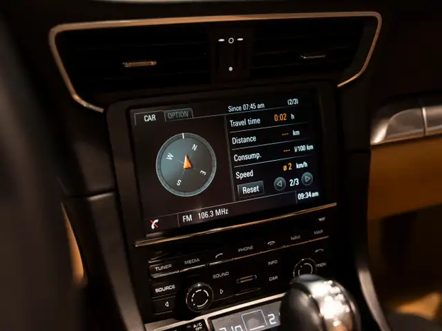2015 Porsche 911 2015 911 Targa 4S - Certifié Porsche Approved in Cars & Trucks in Québec City - Image 28