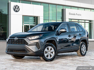 2022 Toyota RAV 4 LE | Clean CarFAX | One Owner | Heated Cloth | Apple Carplay | Rear-View Camera