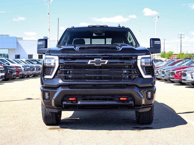 2025 Chevrolet Silverado 2500HD LT in Cars & Trucks in Edmonton - Image 3
