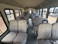 2006 Ford E-450 18 Passenger Bus 6.8L V10 Gas 148,309 KM RWD Wheelchair Ramp/Lift Interior Lighting,... (image 9)