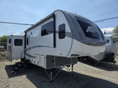2021 Highland Ridge RV Roamer 264RLS You can take to the road for the long haul of a lifetime or mak...