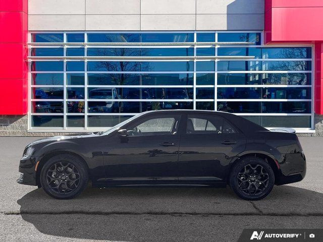 2023 Chrysler 300 300S | Leather | Pano Roof | Nav | Safetytec in Cars & Trucks in Guelph - Image 2