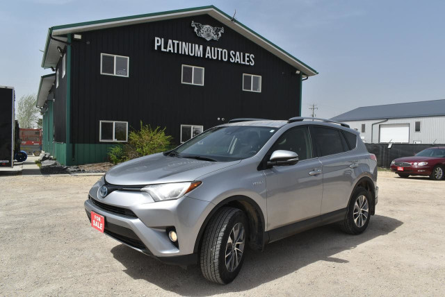 2018 Toyota RAV4 AWD Hybrid LE+ in Cars & Trucks in Winnipeg - Image 4