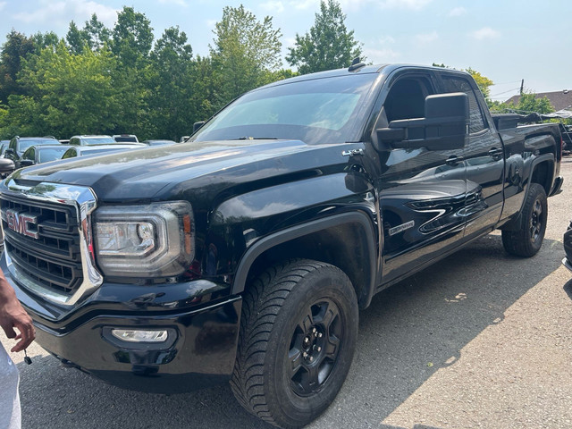 2019 GMC Sierra 1500 Limited 4WD Double Cab in Cars & Trucks in City of Toronto
