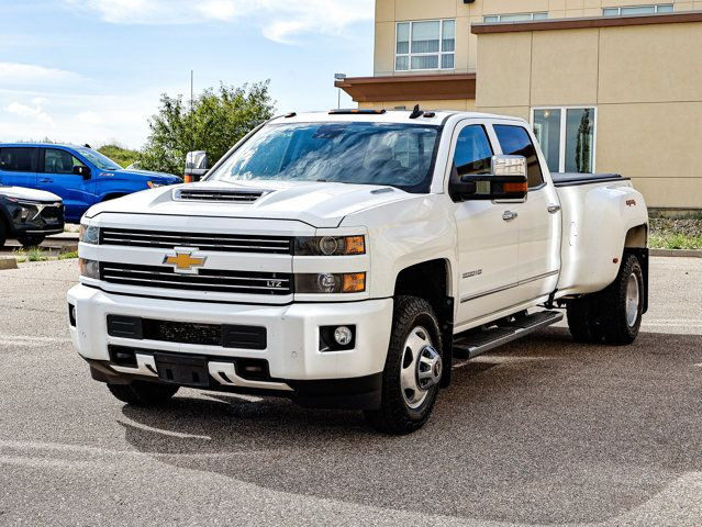 2019 Chevrolet Silverado 3500HD LTZ Diesel 6.6L in Cars & Trucks in Strathcona County - Image 4