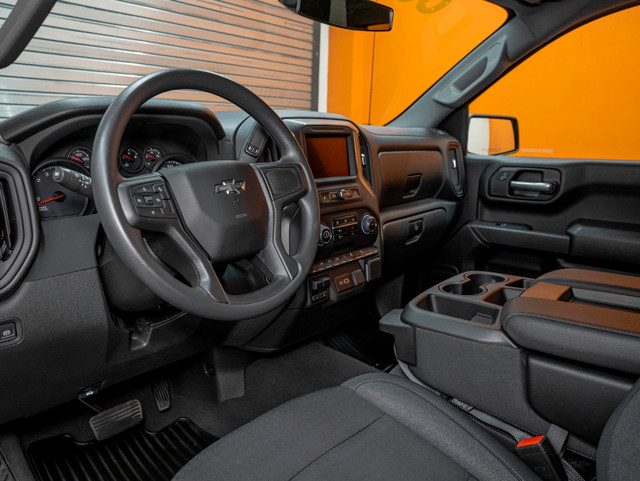 2024 Chevrolet Silverado 1500 CUSTOM TRAIL BOSS CREW 4X4 V8 *GR  in Cars & Trucks in Laurentides - Image 2