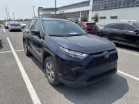 PRIX ET QUALITÉ IMBATTABLE venez découvrir notre TOYOTA RAV4 2023 XLE AWD ÉCRAN CARPLAY SIÈGES/VOLAN... (image 2)
