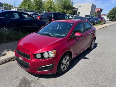 Engine: Moteur à 4 cylindres 1.8L/110CI L/100Km City: 8.3 L/100Km Hwy: 5.5 Safety Equipment Système...