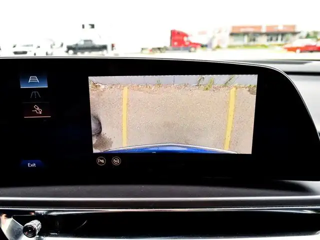 2024 Cadillac LYRIQ Tech Pano Sunroof 33Display Blind Spot Navi in Cars & Trucks in Mississauga / Peel Region - Image 41
