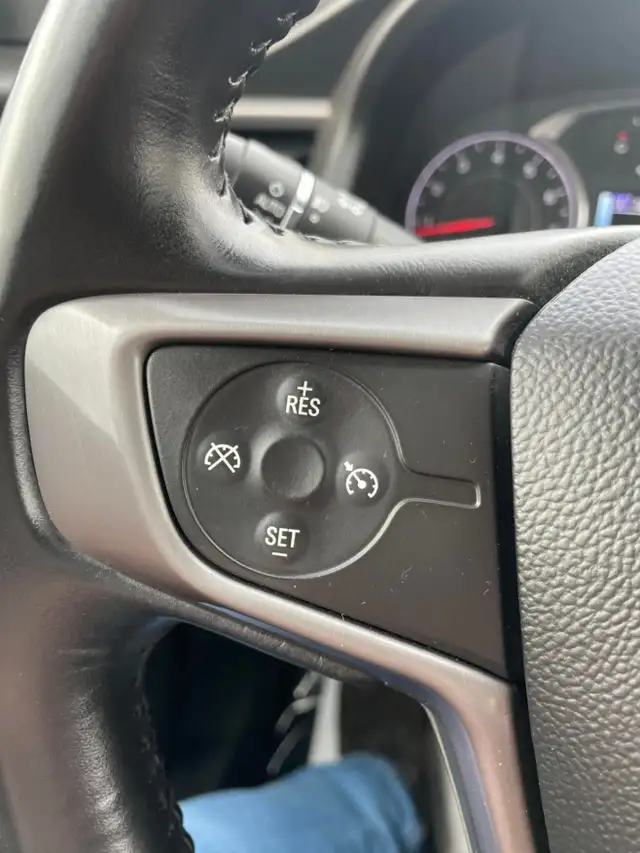 2017 GMC Acadia SLT in Cars & Trucks in Calgary - Image 8
