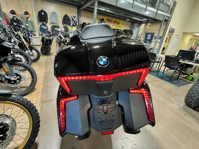 2024 BMW K 1600 Grand America Black Storm Metallic in Sport Touring in City of Halifax - Image 14