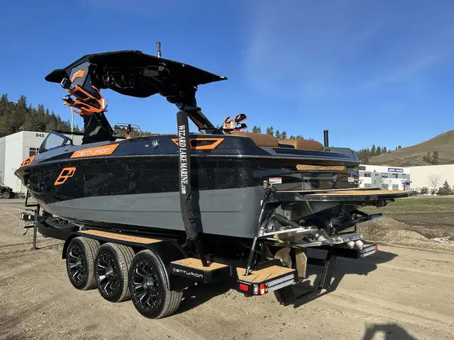 2025 Centurion RI245 in Powerboats & Motorboats in Kelowna - Image 5