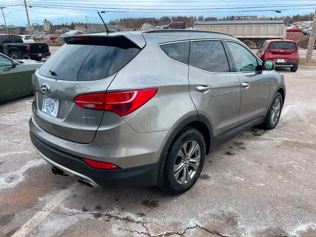 2014 Hyundai Santa Fe Sport 2.4 AWD, GL, HTD SEATS, AUTO in Cars & Trucks in Charlottetown - Image 8