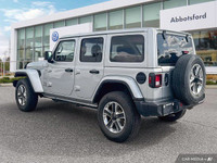This Jeep Wrangler boasts a Regular Unleaded V-6 3.6 L/220 engine powering this Automatic transmissi... (image 2)