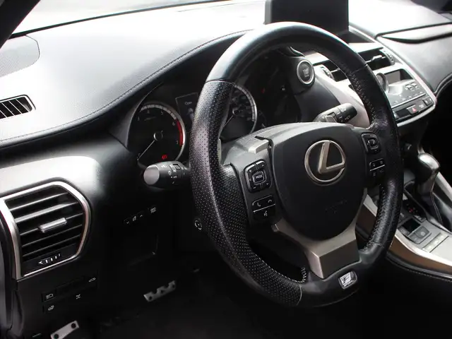 2018 Lexus NX300 FSPORT AWD w/ 2 Sets of Tires in Cars & Trucks in Calgary - Image 9
