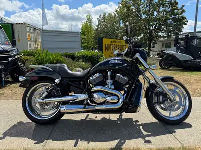 Super nice bike with killer pipes and mid-controls. WE SHIP EVERYWHERE ~ EASY FINANCING OPTIONS ~ WE...