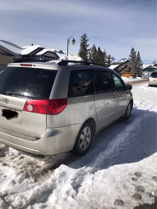 2008 Toyota Sienna LE in Cars & Trucks in Banff / Canmore - Image 2