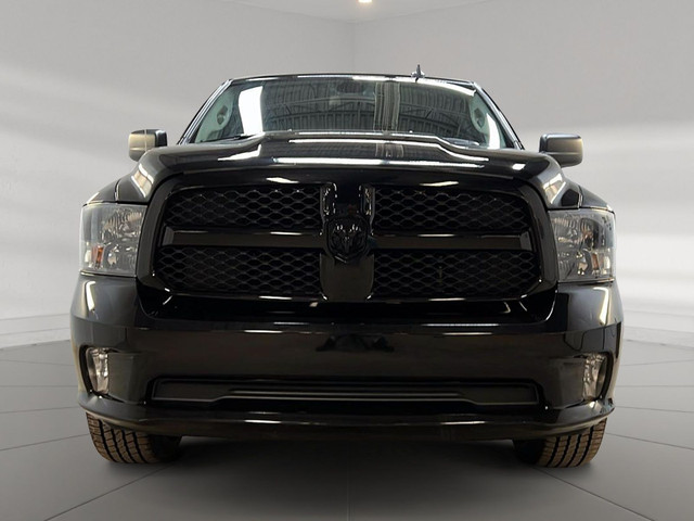2023 RAM 1500 Classic EXPRESS NIGHT CREW CAB 4X4 in Cars & Trucks in Laval / North Shore - Image 2