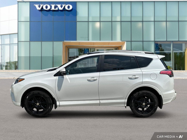 2018 Toyota RAV4 Limited Clean CARFAX | Local | BackUp Cam in Cars & Trucks in Winnipeg - Image 3
