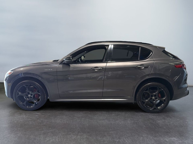 2023 Alfa Romeo Stelvio VELOCE AWD TOIT PANO VOLANT/CUIR CHAUFFA in Cars & Trucks in Laval / North Shore - Image 3