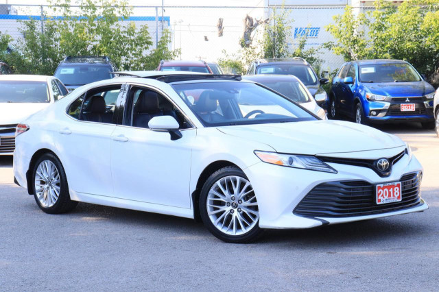 2018 Toyota Camry XLE | Leather | Pano Roof | Cam | CarPlay | BS in Cars & Trucks in Oshawa / Durham Region - Image 3