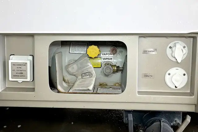 2012 Pleasure-Way Excel TS – Pre-Owned Class B Motorhome. in RVs & Motorhomes in Red Deer - Image 13