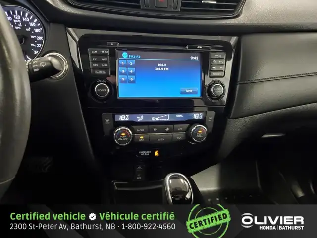 2017 Nissan Rogue SV AWD Navigation Toit Ouvrant Panoramique in Cars & Trucks in Bathurst - Image 17