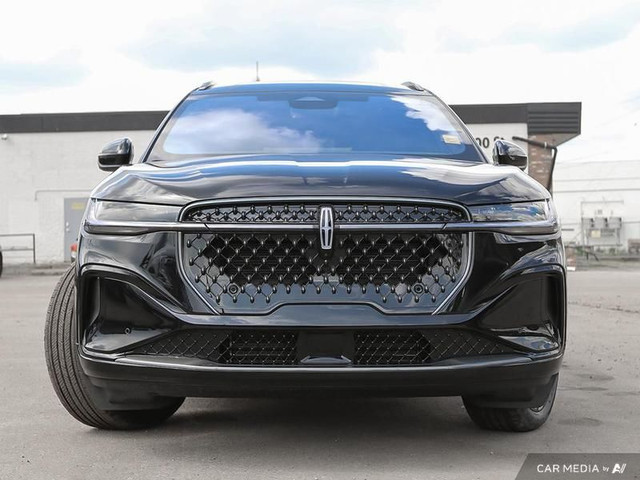 2025 Lincoln Nautilus Reserve Hybrid in Cars & Trucks in Edmonton - Image 2