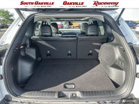 Panoramic Sunroof / Moonroof, Apple Carplay / Android Auto, Clean Accident History Report, Low Kms,... (image 8)