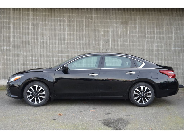 2018 Nissan Altima 2.5 SV Sedan in Cars & Trucks in Burnaby/New Westminster - Image 2