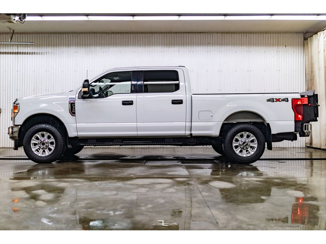 2022 Ford F-350 4x4 Crew Cab XLT BCam Tommy Gate in Cars & Trucks in Calgary - Image 3