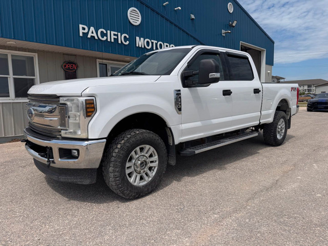 2019 Ford F-350 SD XLT FX4 Crew Cab 6.75' Box 4x4 in Cars & Trucks in Winnipeg