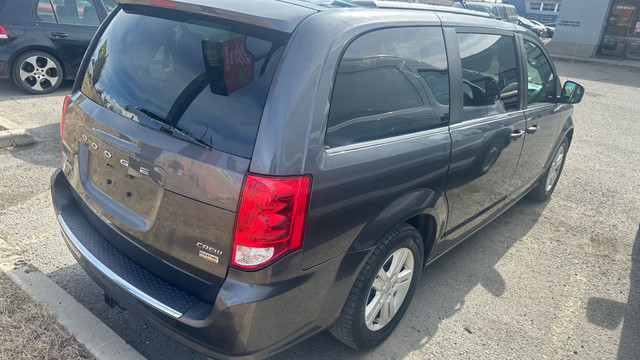 2018 Dodge Grand Caravan Crew Plus 2WD in Cars & Trucks in Calgary - Image 4
