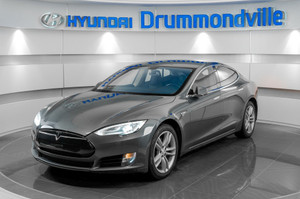 2014 Tesla Model S NAVI + TOIT PANO + CUIR + CAMERA + A/C + WOW !!