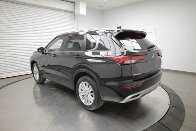 2024 Mitsubishi Outlander SE in Cars & Trucks in Calgary - Image 4