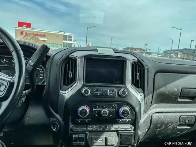 2021 GMC Sierra 1500 Elevation 5.3L Crew Cab | Heated Seats And in Cars & Trucks in Winnipeg - Image 9
