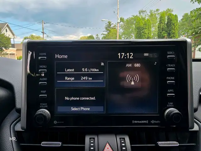 2019 Toyota RAV4 XLE Sunroof , Leather Heated Seats,Heated Steri in Cars & Trucks in City of Toronto - Image 18